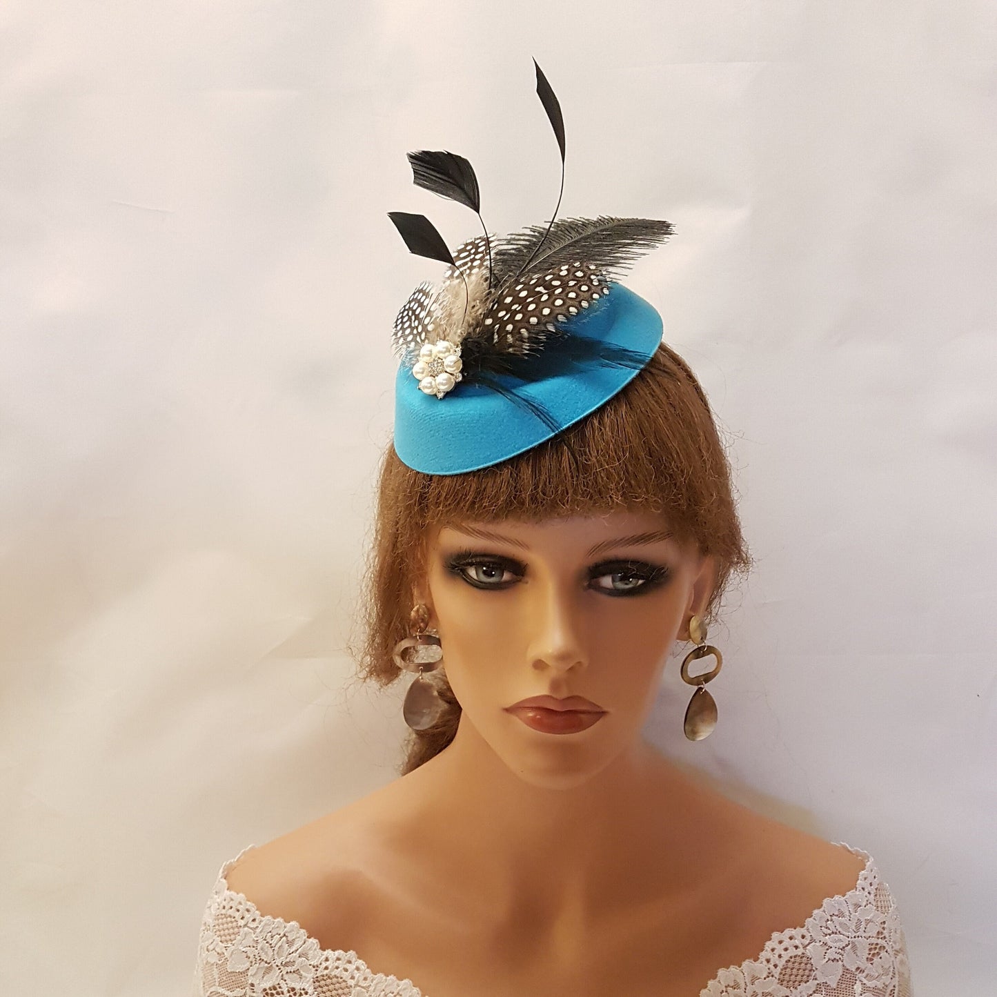 TURQUOISE BLUE  HAT Fascinator,40s 50s #Blue Hat fascinator.Ostrich feather,Spotty Gunia Feather hat Race,Cocktail,Ascot hat fascinator