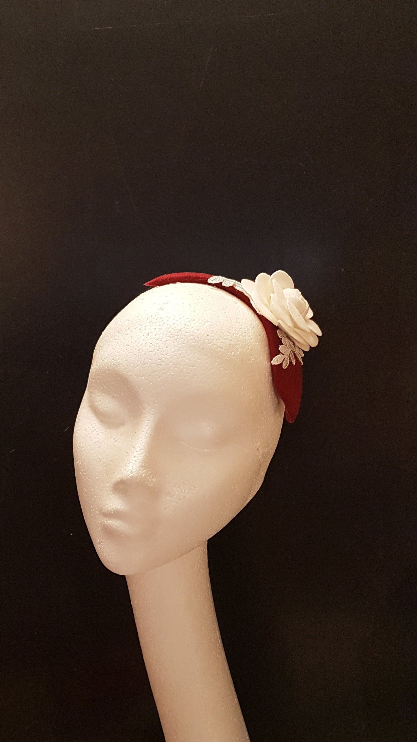 MAROON FASCINATOR, Modern Felt fascinator WHITE Rose #Maroon fascinator headband Felt Rose flower. Cocktail,Ladies day, Wedding Hairpiece