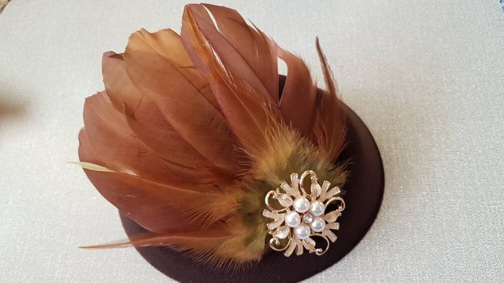 40s 50s Brown Hat fascinator adorned with  Feathers and Crystal pearls jewel