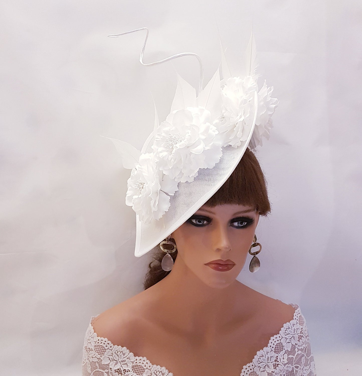 WHITE HAT FASCINATOR  Feather Flower Large teardrop hat Race Cocktail Wedding Ascot Party Hat Fascinator Mother of bride/Groom hatinator