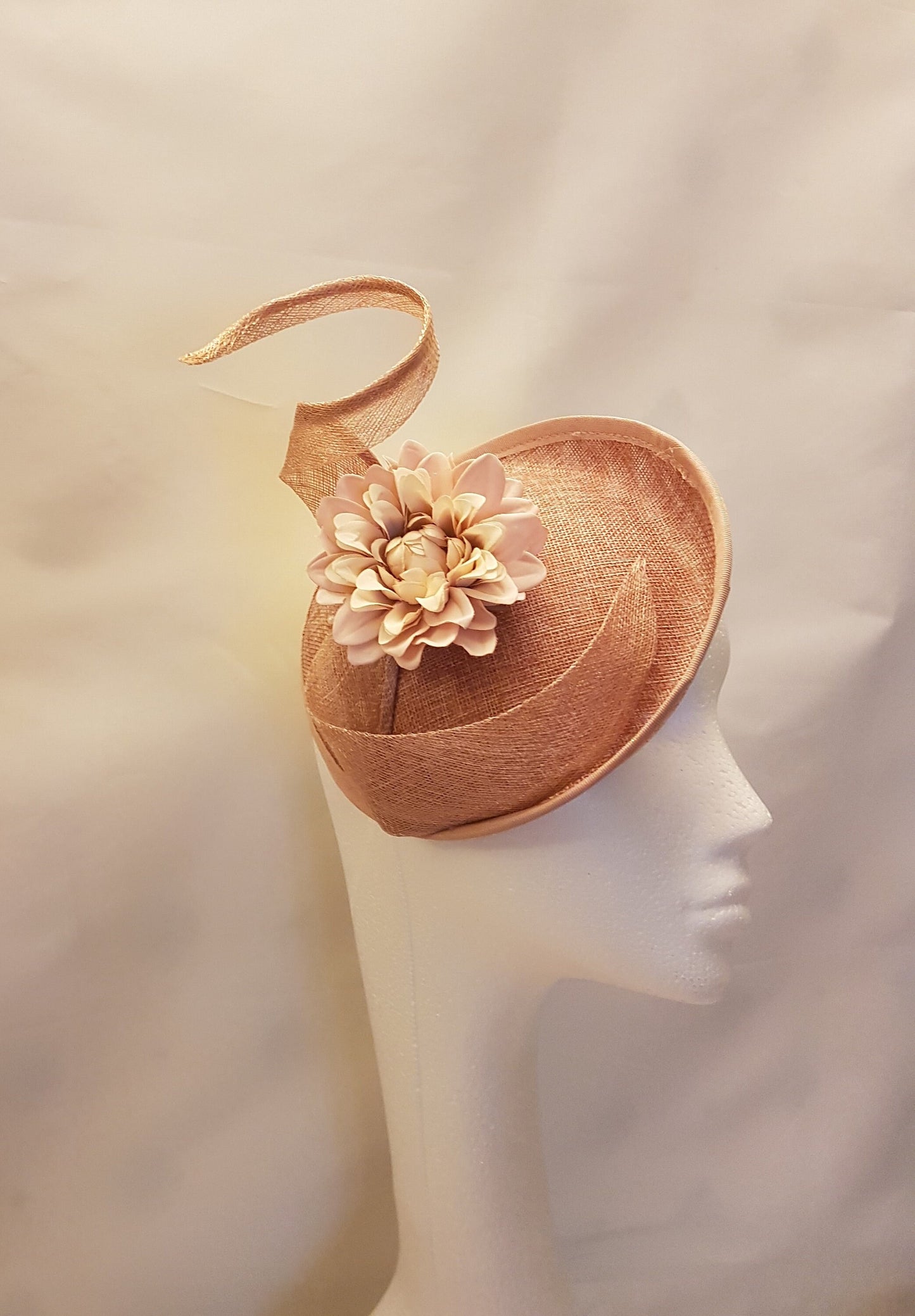 FASCINATOR, Dusty Peachy Pink Hat Fascinator,Wedding, Church hat, Goodwood,Kentucky derby hat, Cocktail Hat, ASCOT HAT ,Prom Hat Fascinator