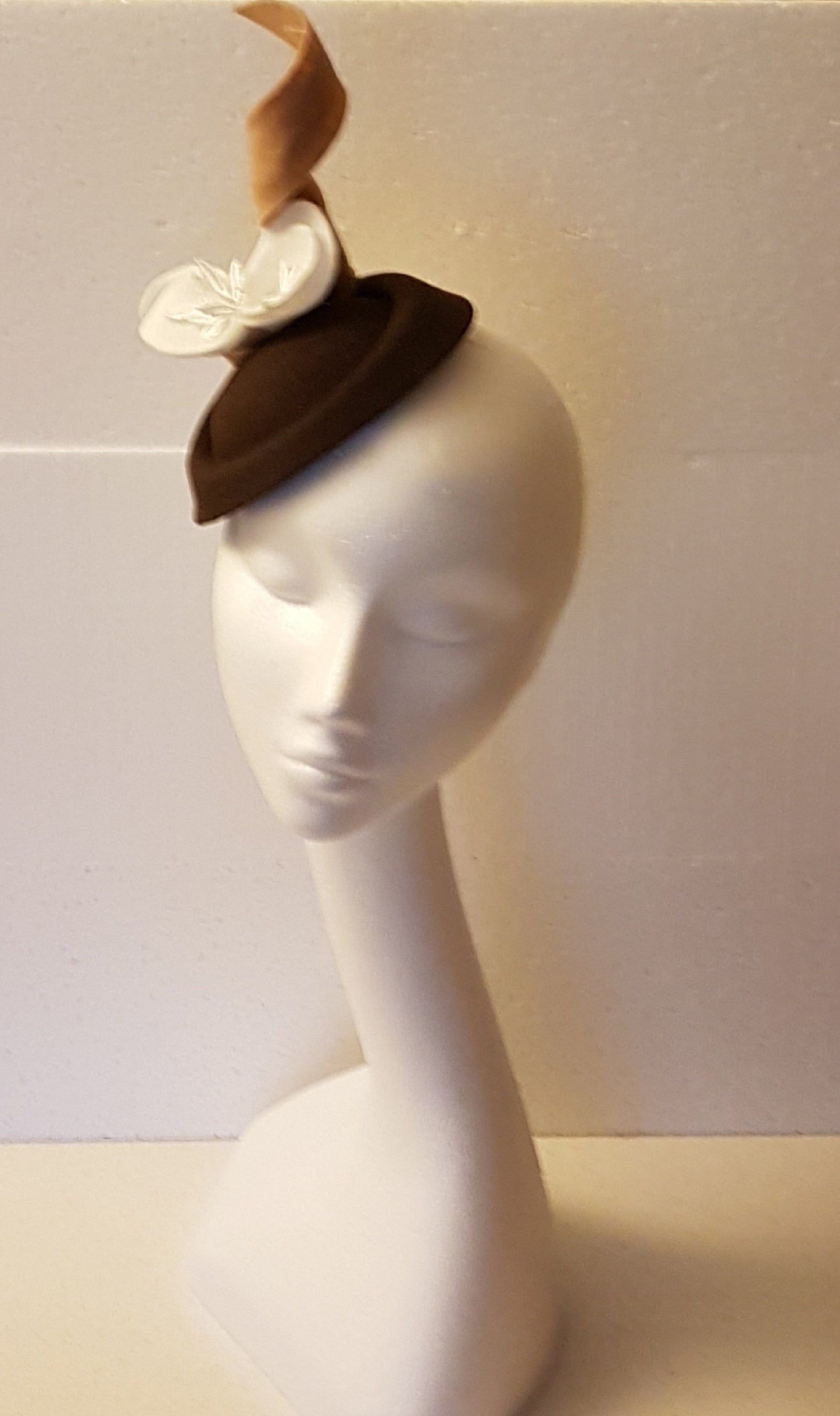 BROWN & TAN Hat fascinator. #BrownHAT fascinator with White felt leaves.Ascot hat fascinator,Wedding Race,Cocktail Church hat  fascinator