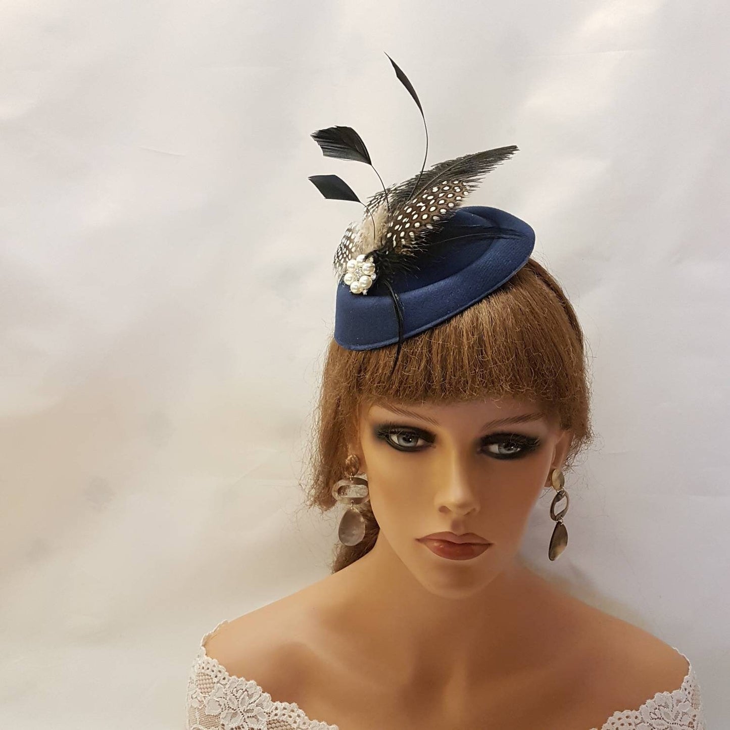 NAVY BLUE Hat FASCINATOR, 40,50s Hat fascinator # Blue hat fascinator,Ostritch,Spotty Gunia Feather hat Race,Cocktail,Ladies day,Ascot hat