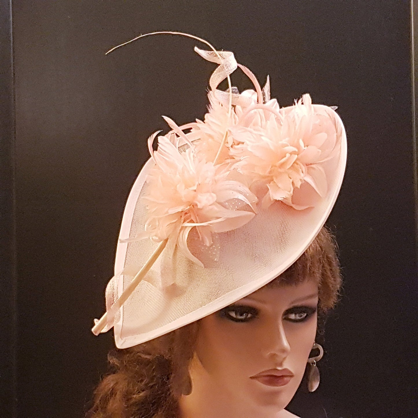 WHITE & PINK Hat .Fascinator with PINK Flowers.Teardrop hatinator Church Derby Ascot Wedding Party hat,Mother of Bride/Groom Hat Fascinator