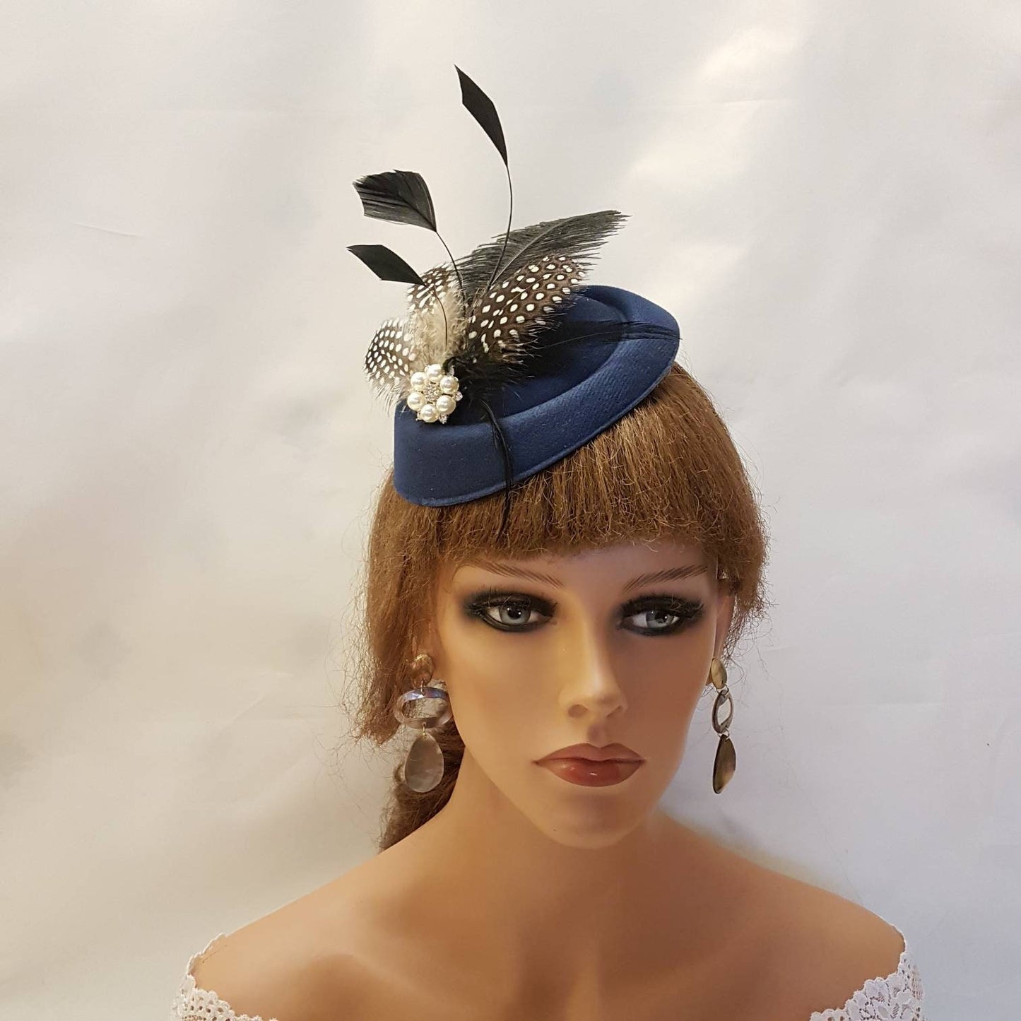 NAVY BLUE Hat FASCINATOR, 40,50s Hat fascinator # Blue hat fascinator,Ostritch,Spotty Gunia Feather hat Race,Cocktail,Ladies day,Ascot hat