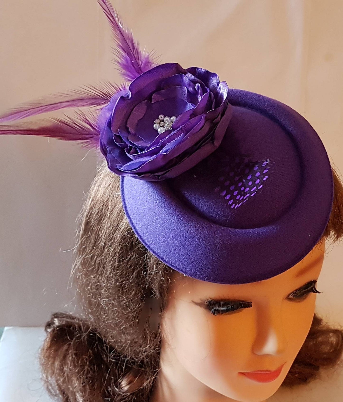 PURPLE HAT FASCINATOR. Purple pillbox hat Wedding,Ladies day,Royal Ascot hatinator, Ladies cocktail party hat,Women hat fascinator headpiece