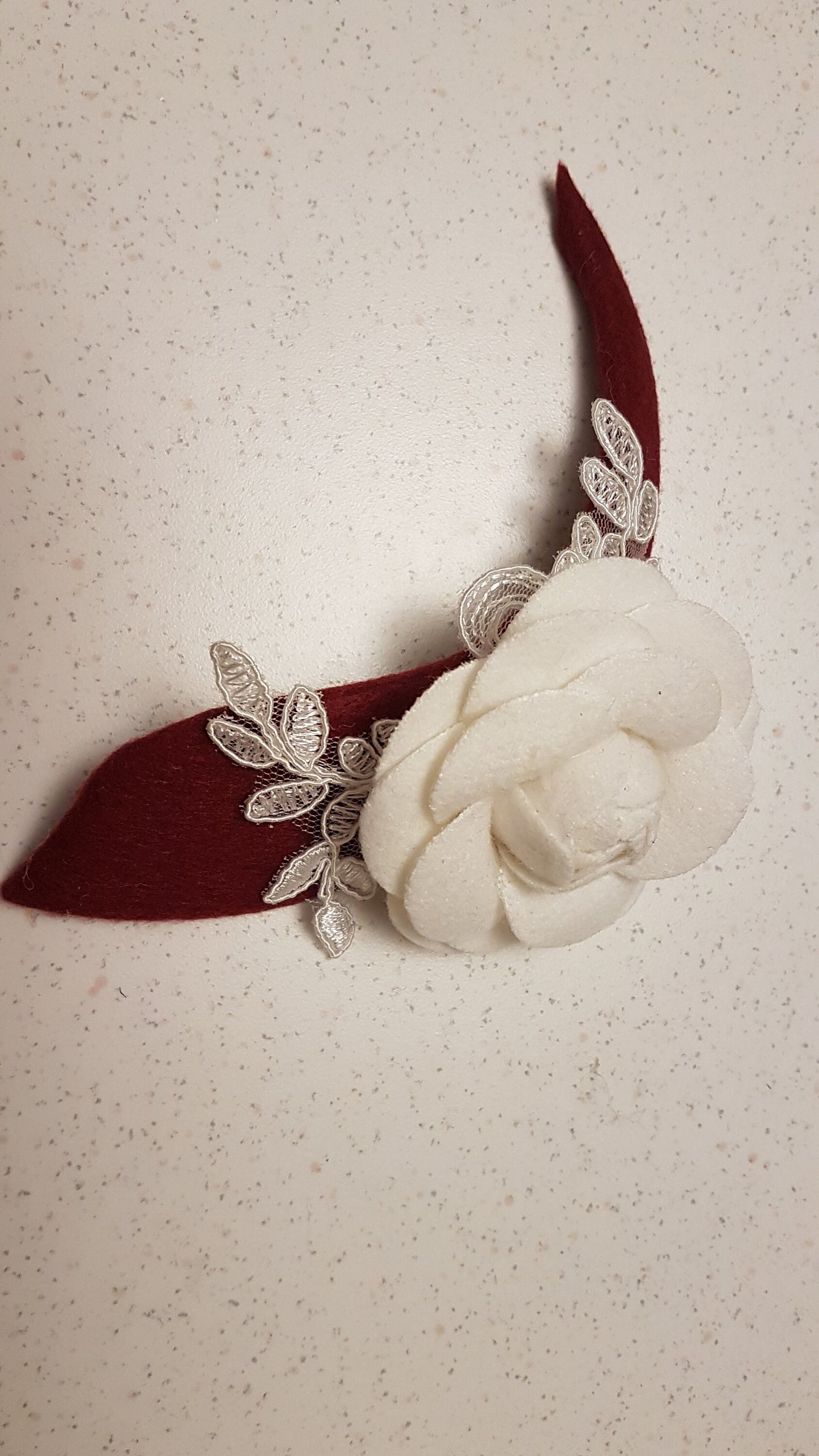 MAROON FASCINATOR, Modern Felt fascinator WHITE Rose #Maroon fascinator headband Felt Rose flower. Cocktail,Ladies day, Wedding Hairpiece