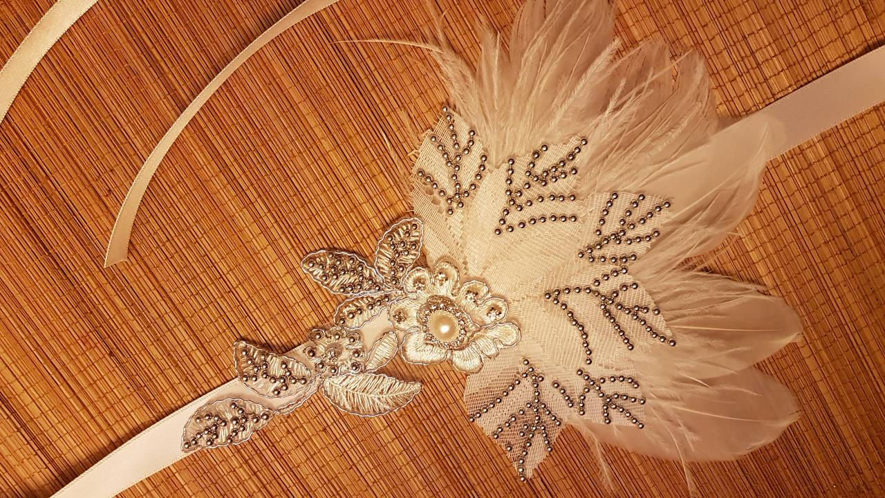 Bandeau Gatsby Coiffe Flapper des années 1920 Fascinateur de mariage de mariée Coiffe en plumes Gatsby perlée argentée ou dorée Coiffe bohème scintillante