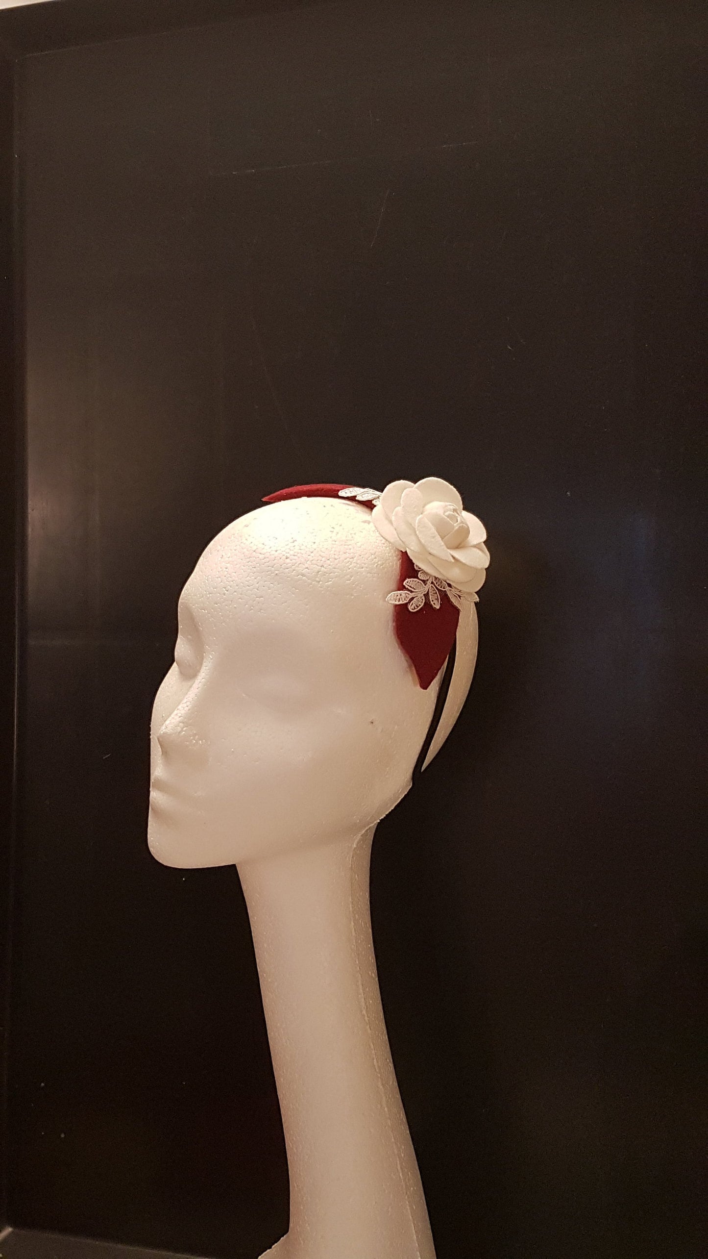 MAROON FASCINATOR, Modern Felt fascinator WHITE Rose #Maroon fascinator headband Felt Rose flower. Cocktail,Ladies day, Wedding Hairpiece