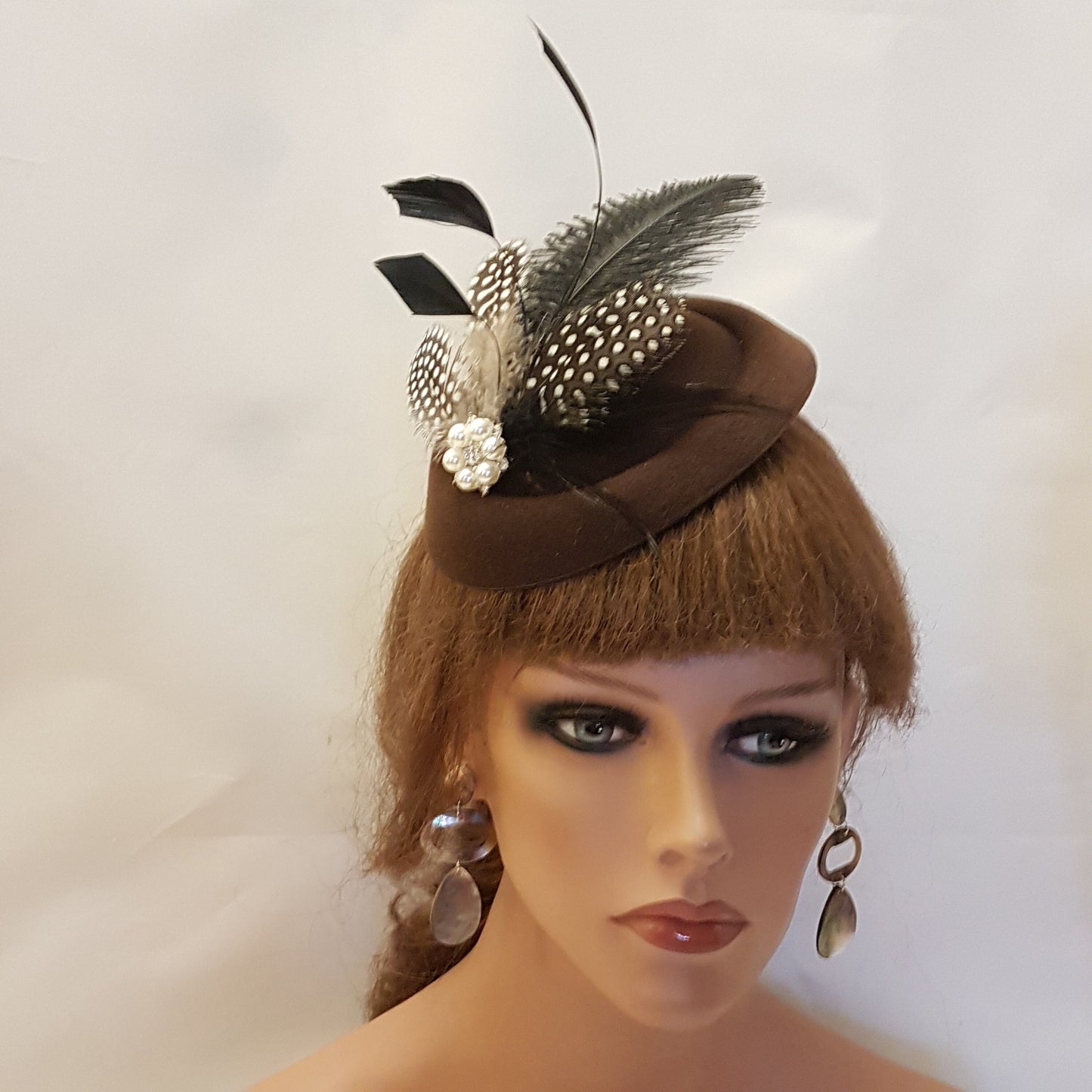 BROWN HAT FASCINATOR, 40s 50s Brown Hat fascinator #Brown hat fascinator, Ostrich,Spotty Gunia Feather hat Race,Cocktail,Ladies,Ascot hat