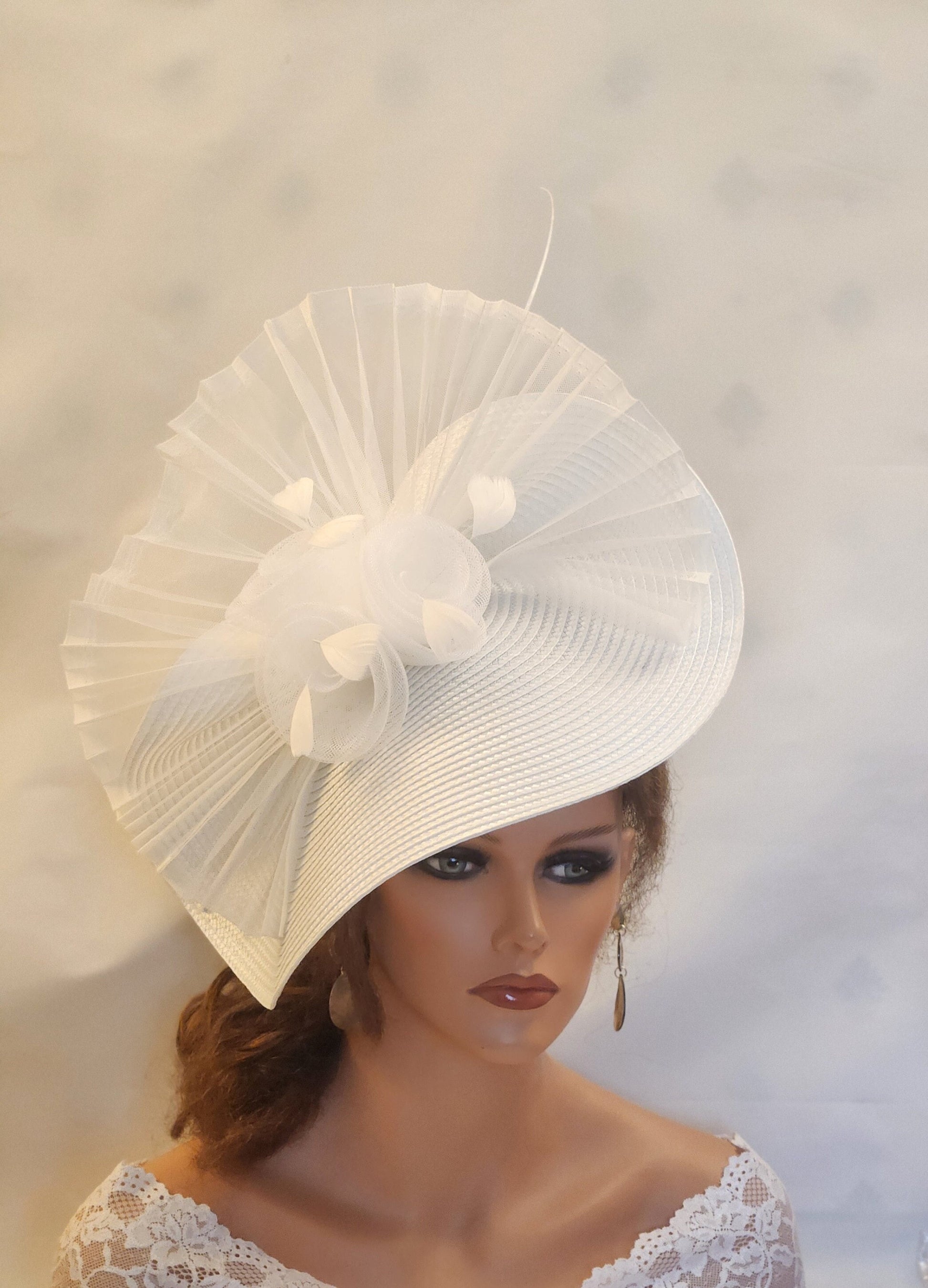 Large White,Ivory fascinatorwith long Quil feather. Floral Church Derby Ascot Race Wedding TeaParty hat Mother of Bride/Groom Hatinator