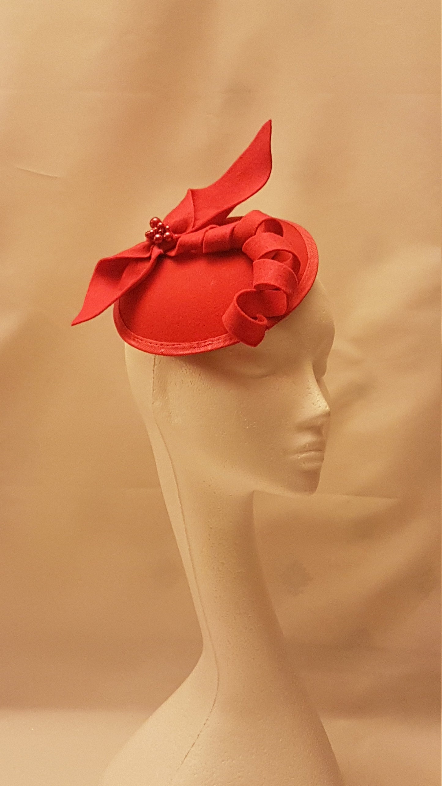 Fascinateur, fascinateur chapeau rouge # Fascinateur rouge, fascinateur chapeau Ascot tourbillon en feutre Mariage, course, cocktail, fascinateur chapeau d'église Couleur personnalisée