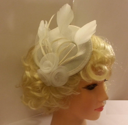 Feather fascinator Vintage 40s 50s Hat Ivory Hat  Ivory Race Fascinator Cocktail Christmas hat IvoryAscot Hat Cocktail hat  fascinator