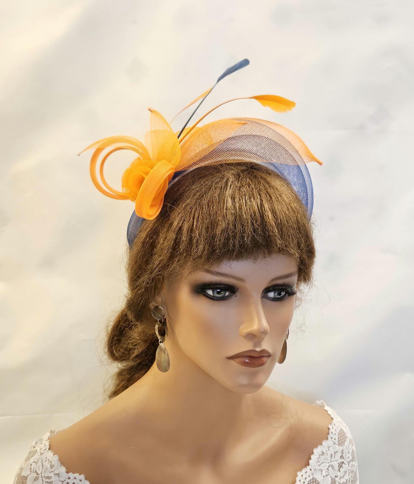 Bandeau de tête orange et bleu marine pour mariage, courses, Tea Party et occasions spéciales. Coiffe pour invité de mariage, pour mère de la mariée. Bandeau moderne