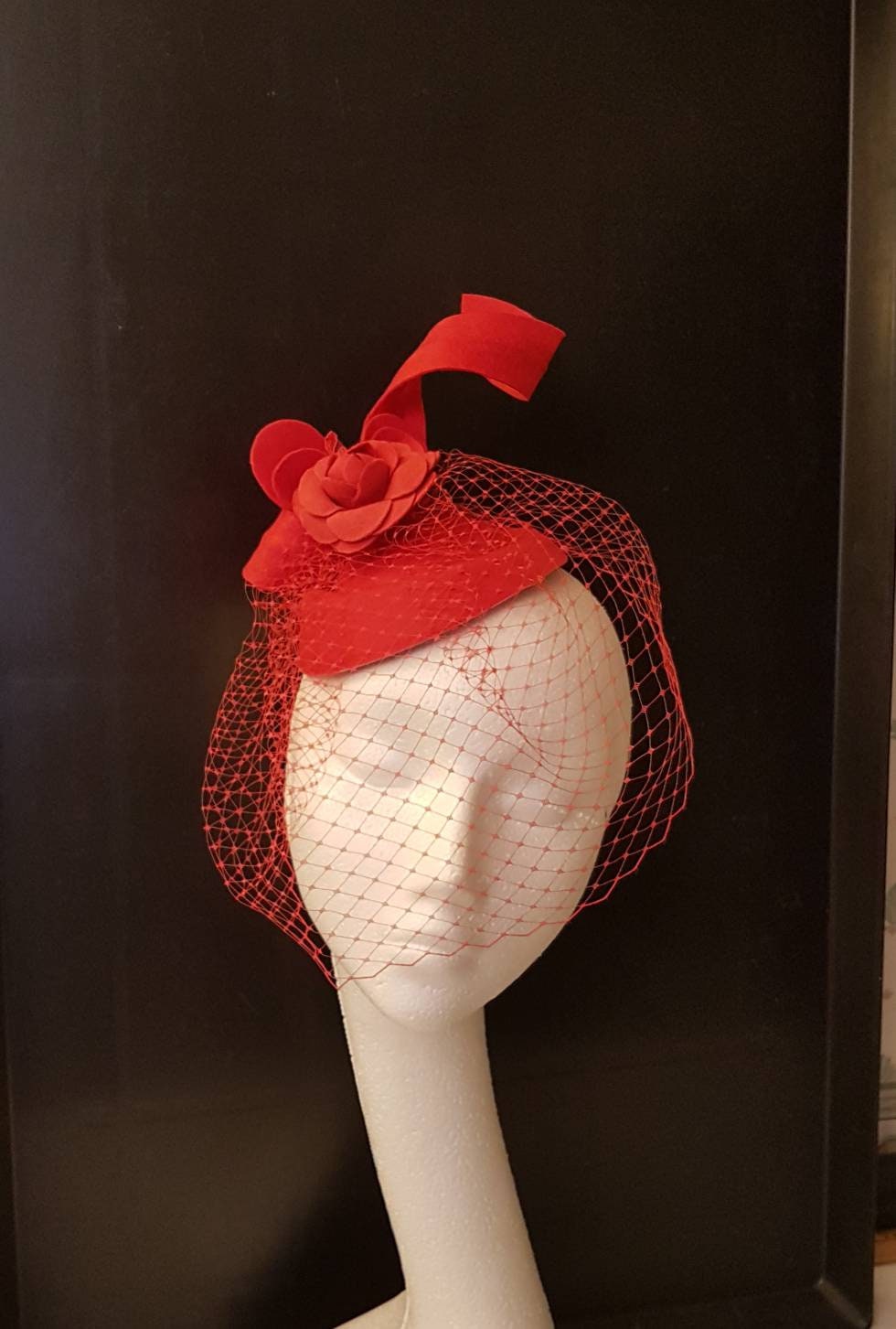 Fascinator Red Hat Birdcage veil #RED Felt pillbox hat Fascinator Bird cage veil Ascot hat fascinator Wedding Church party race  fascinator