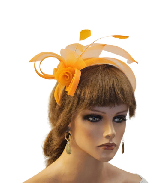 Bandeau FASCINATOR ORANGE Bandeau moderne pour mariage, course, Tea Party et occasion spéciale. Coiffe pour invité de mariage, mère de la mariée. Multicolore