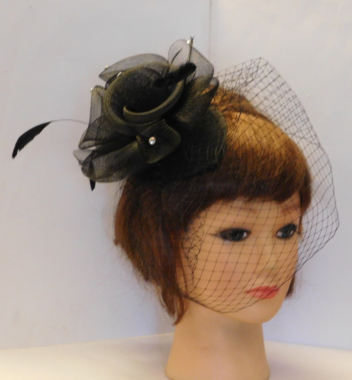 BLACK Birdcage veil Teardrop HAT Fascinator Weddings Race Ascot Goodwood Halloween Vintage inspired French net veil feather mini HAT