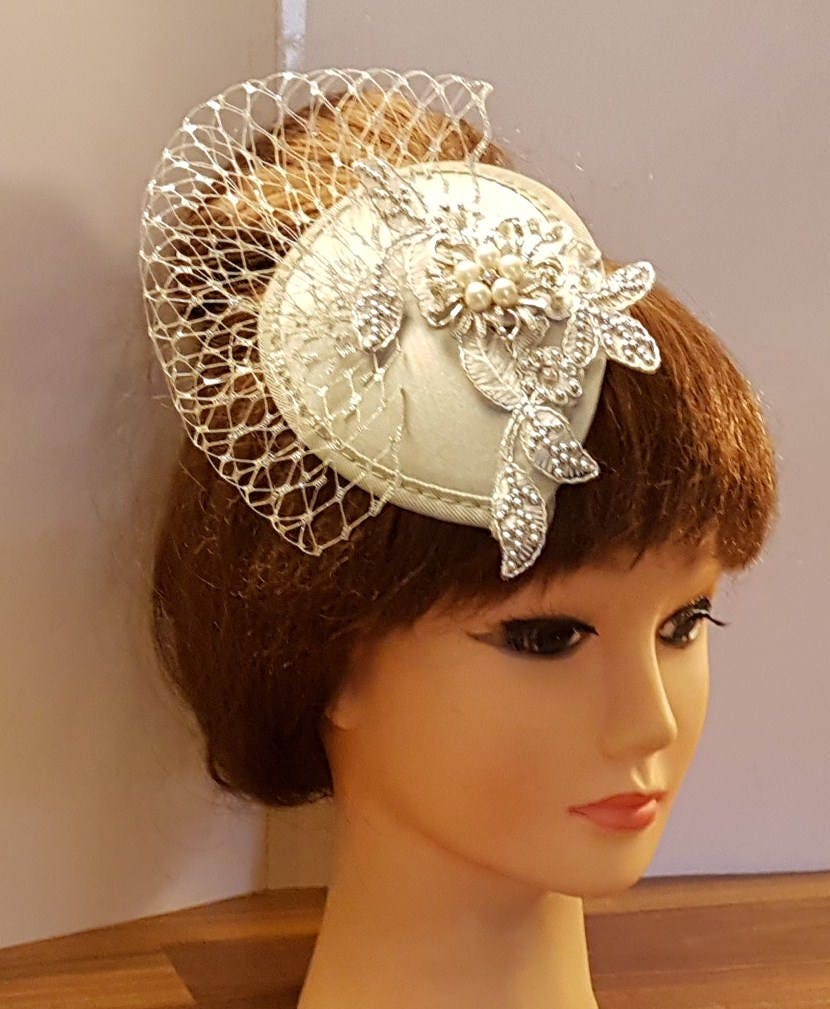 Bridal hat fascinator Wedding Bridal Cocktail Ascot Prom hat fascinator Silver grey hairpiece Weddding hat fascinator Bridal Head piece
