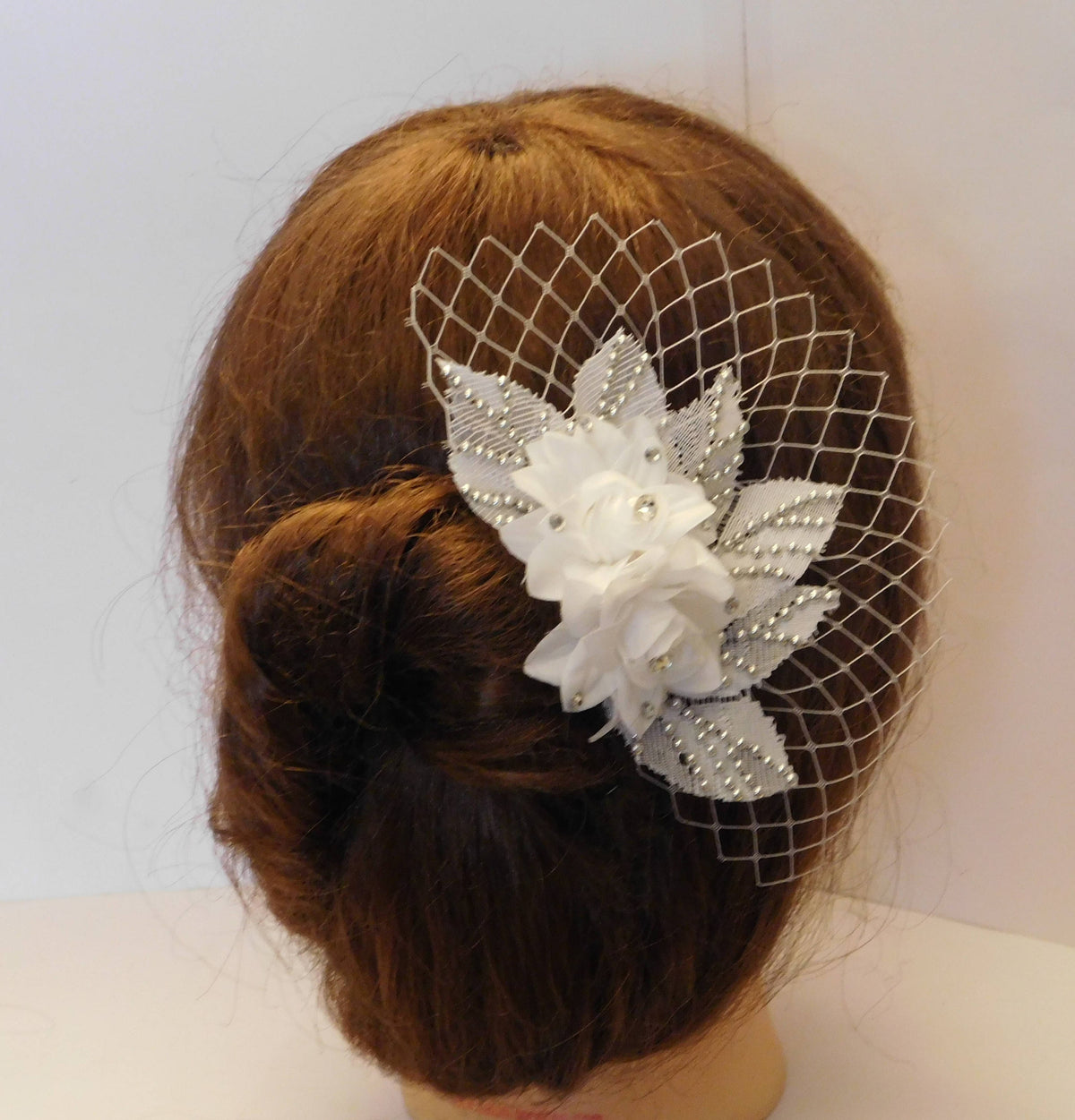 Birdcage veil Wedding Bridal accessory White or Ivory, bridal floral hairpiece Vintage fascinator with TULLE Blusher veil Bridal face veil