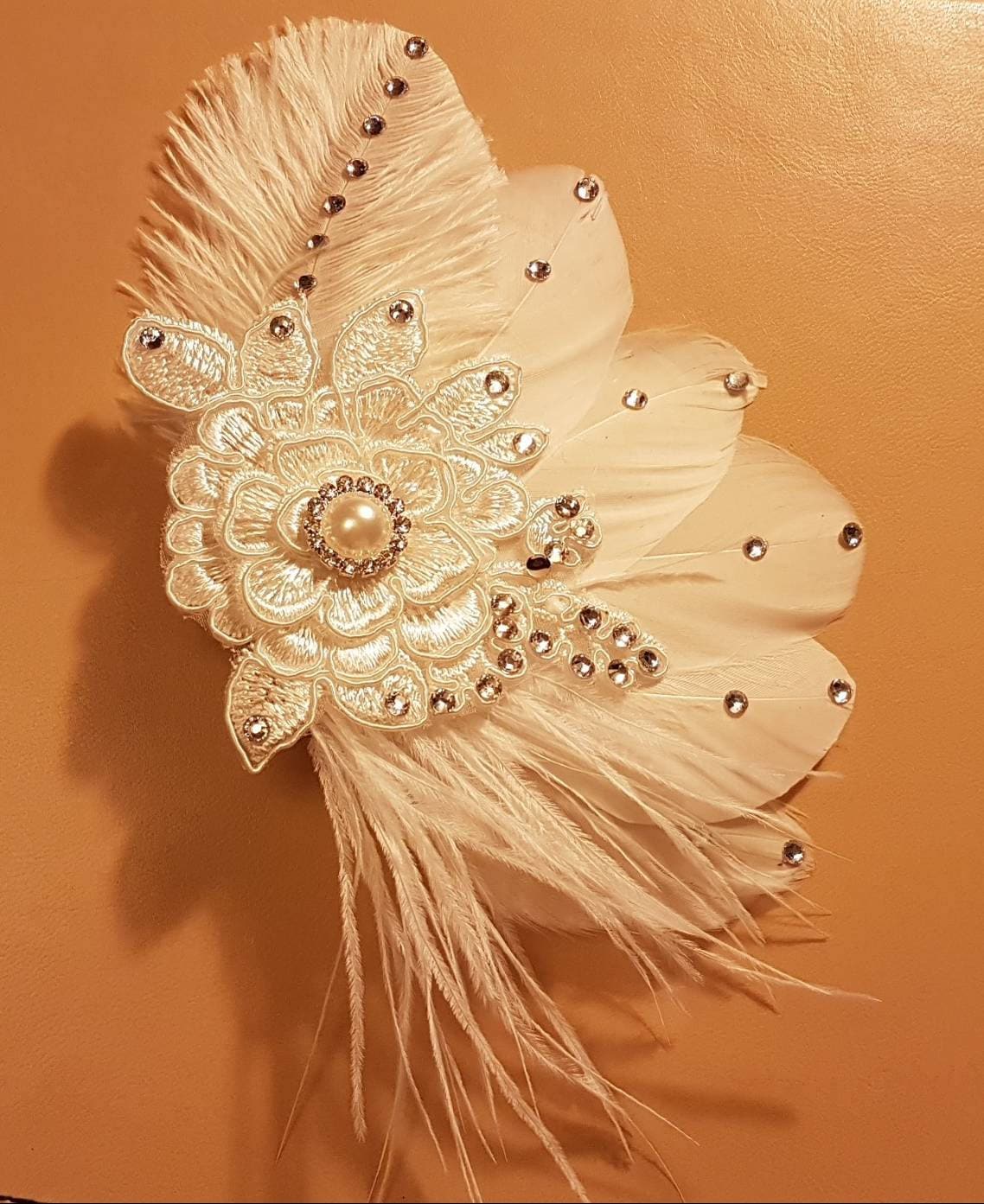 Bridal Hair Clip Bridal Feather Fascinator, Feather Hair Piece, Wedding Hair Accessory, ivory feather hair clip, Bridal feather fascinator