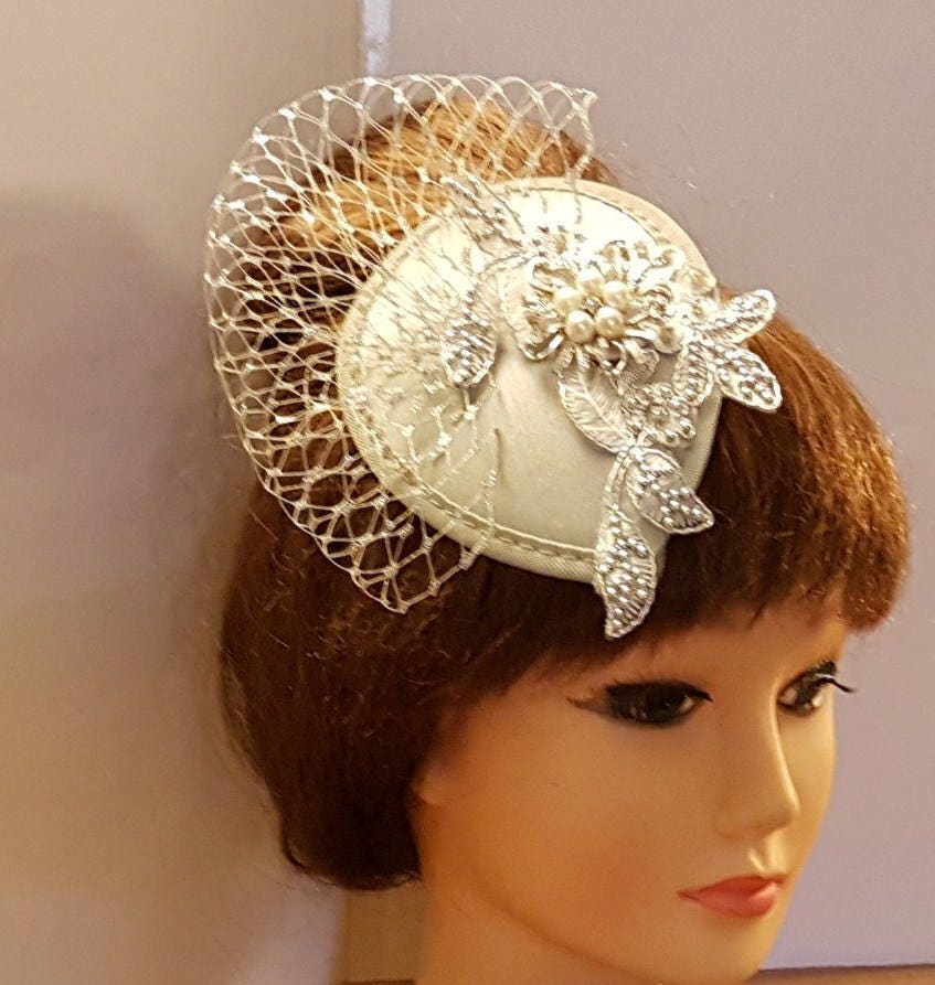 Bridal hat fascinator Wedding Bridal Cocktail Ascot Prom hat fascinator Silver grey hairpiece Weddding hat fascinator Bridal Head piece