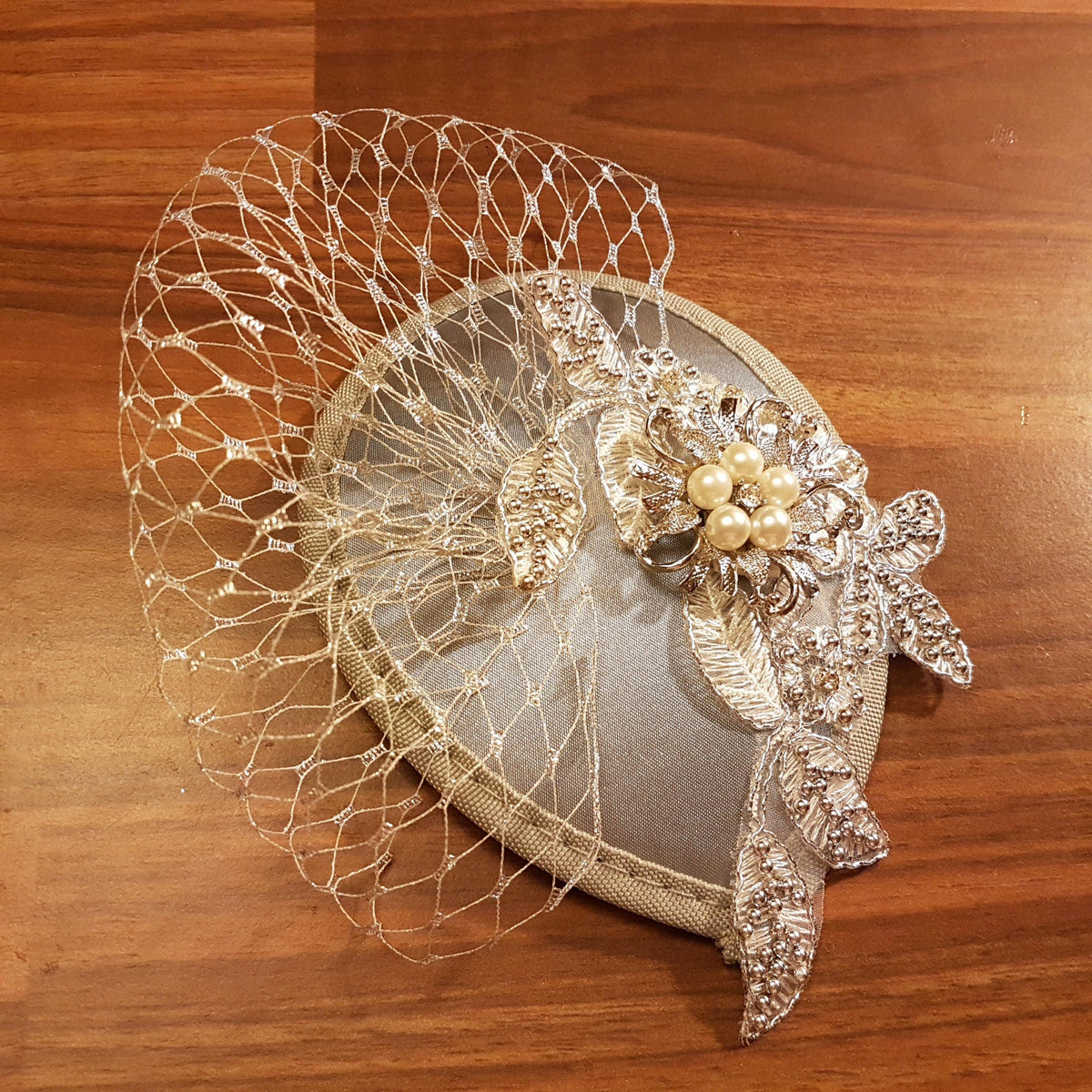 Bridal hat fascinator Wedding Bridal Cocktail Ascot Prom hat fascinator Silver grey hairpiece Weddding hat fascinator Bridal Head piece