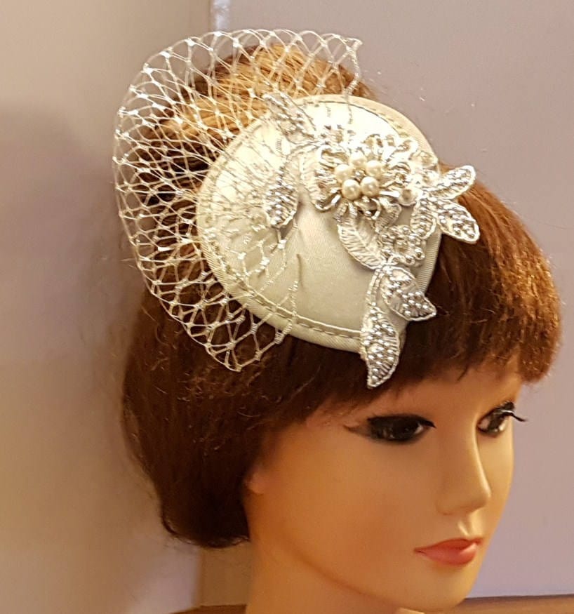 Bridal hat fascinator Wedding Bridal Cocktail Ascot Prom hat fascinator Silver grey hairpiece Weddding hat fascinator Bridal Head piece