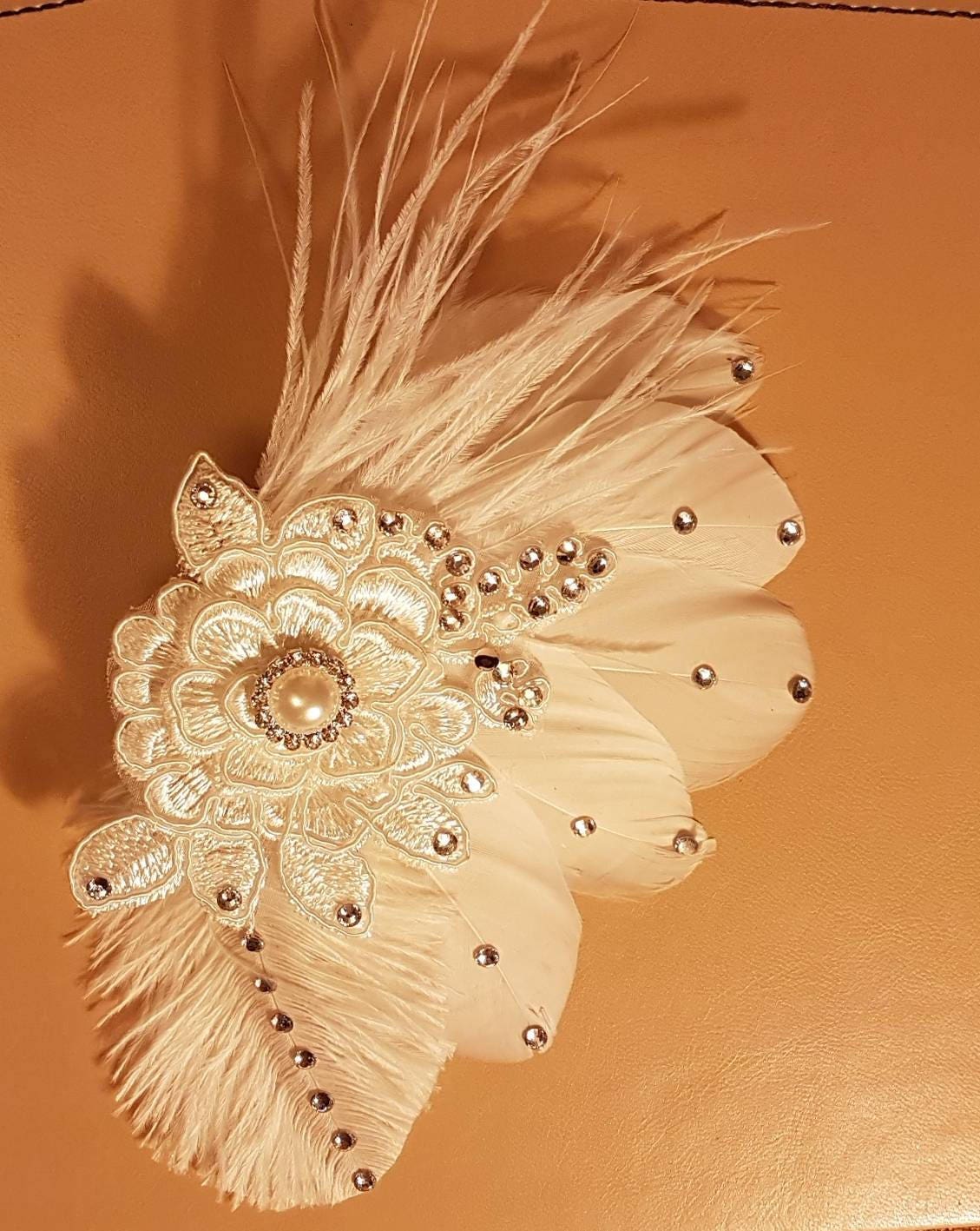 Bridal Hair Clip Bridal Feather Fascinator, Feather Hair Piece, Wedding Hair Accessory, ivory feather hair clip, Bridal feather fascinator