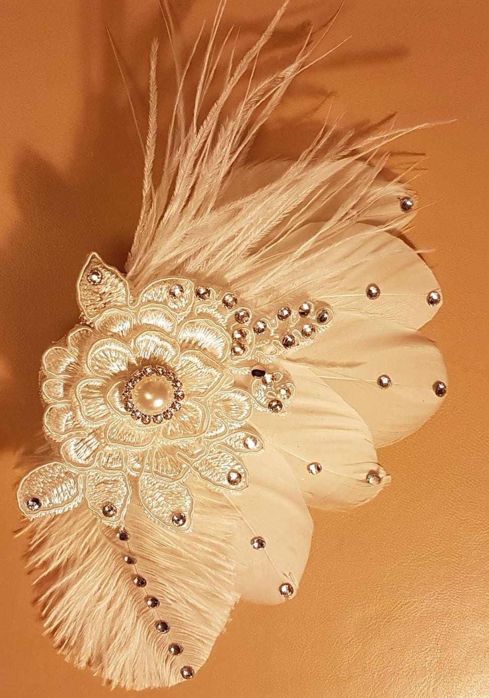 Bridal Hair Clip Bridal Feather Fascinator, Feather Hair Piece, Wedding Hair Accessory, ivory feather hair clip, Bridal feather fascinator
