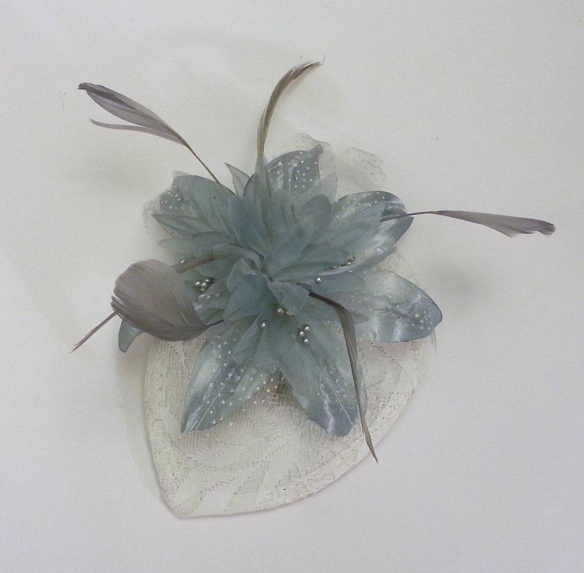 RED and WHITE Hat Black Navy Silver Grey Pink Royal blue, Dusty pink Feather Flower hat fascinator, Ladies cocktail hat. 40s 50s hat fascin