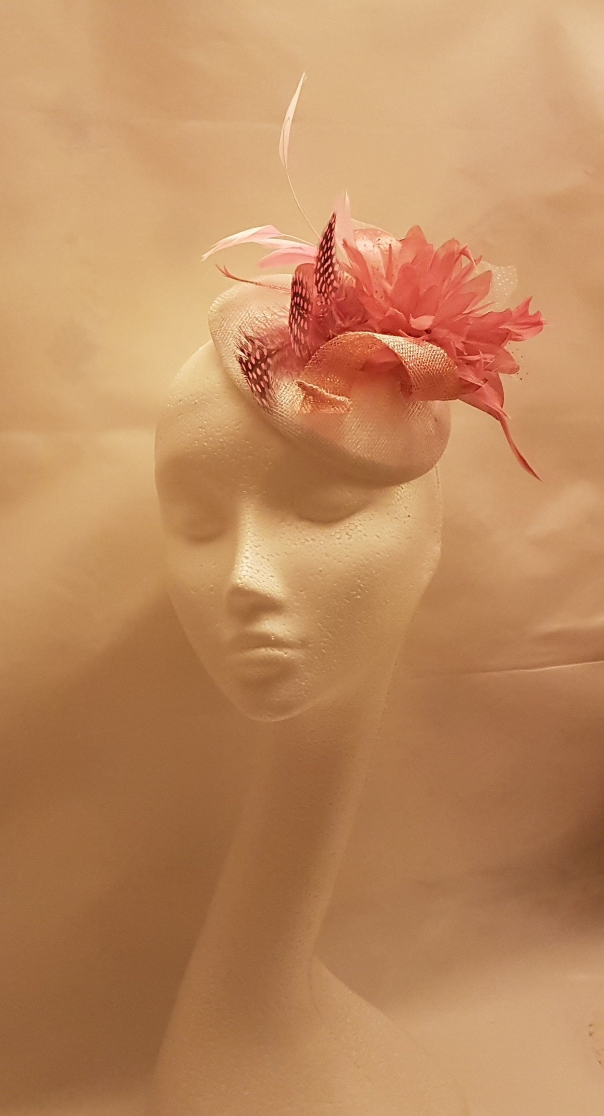 Fascinator hat, 40s 50s Pink Hat fascinator #White and Pink Feather hat fascinator,Race,Cocktail hat,Ladies day,Ascot hat feather flower hat