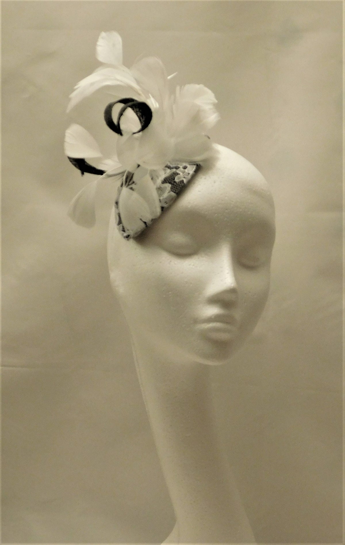 Hat Fascinator BLACK & WHITE fascinator hat, Ladies hAT Cocktail, Race,Wedding,Goodwood revival, Wedding fascinator. Feather hat fascinator