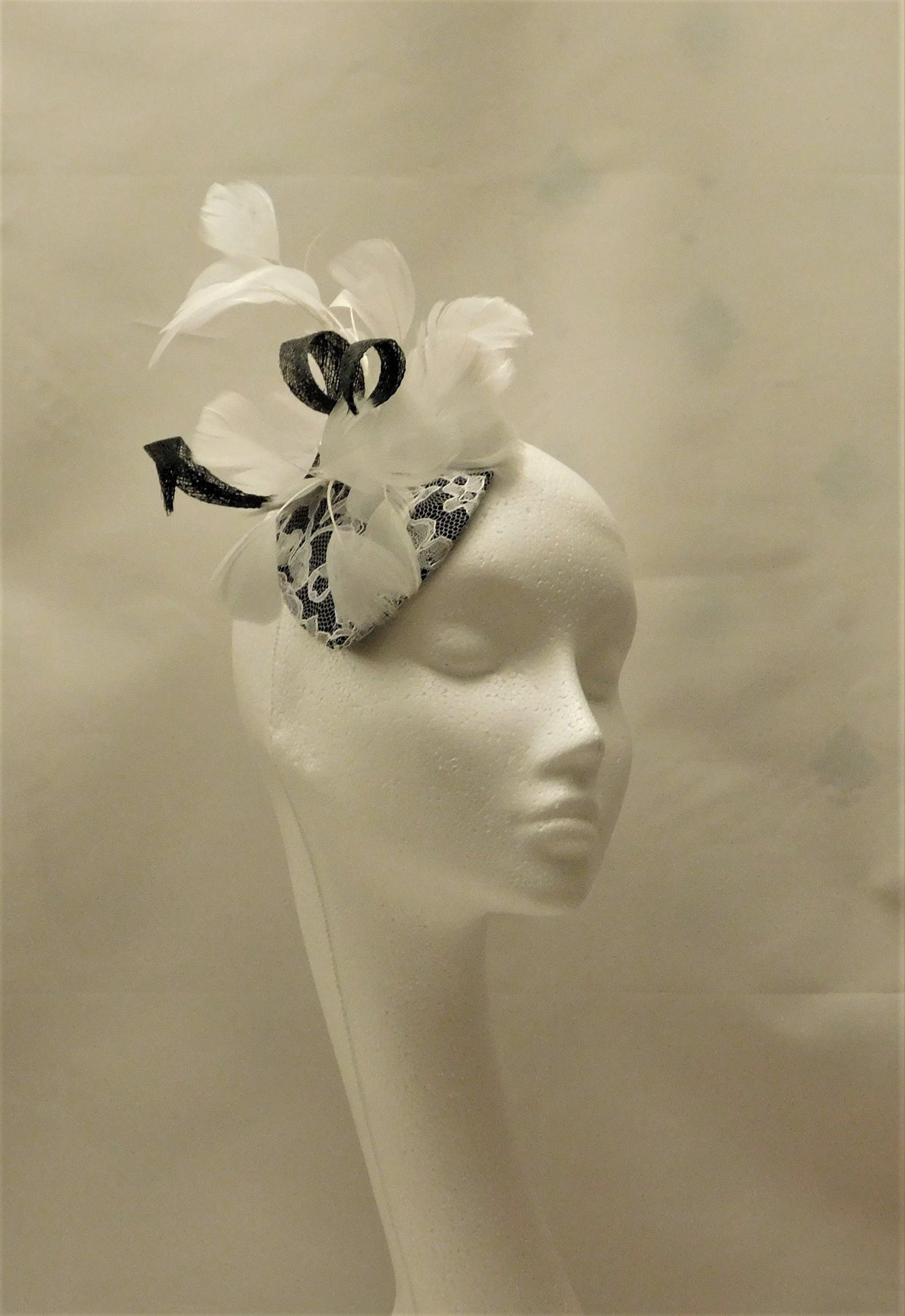Hat Fascinator BLACK & WHITE fascinator hat, Ladies hAT Cocktail, Race,Wedding,Goodwood revival, Wedding fascinator. Feather hat fascinator