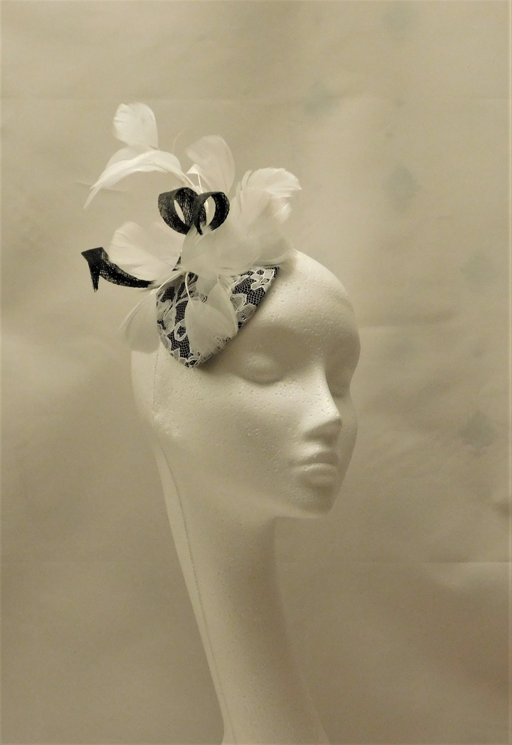Hat Fascinator BLACK & WHITE fascinator hat, Ladies hAT Cocktail, Race,Wedding,Goodwood revival, Wedding fascinator. Feather hat fascinator