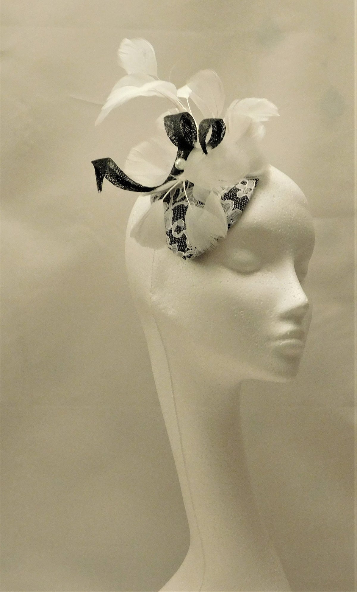 Hat Fascinator BLACK & WHITE fascinator hat, Ladies hAT Cocktail, Race,Wedding,Goodwood revival, Wedding fascinator. Feather hat fascinator