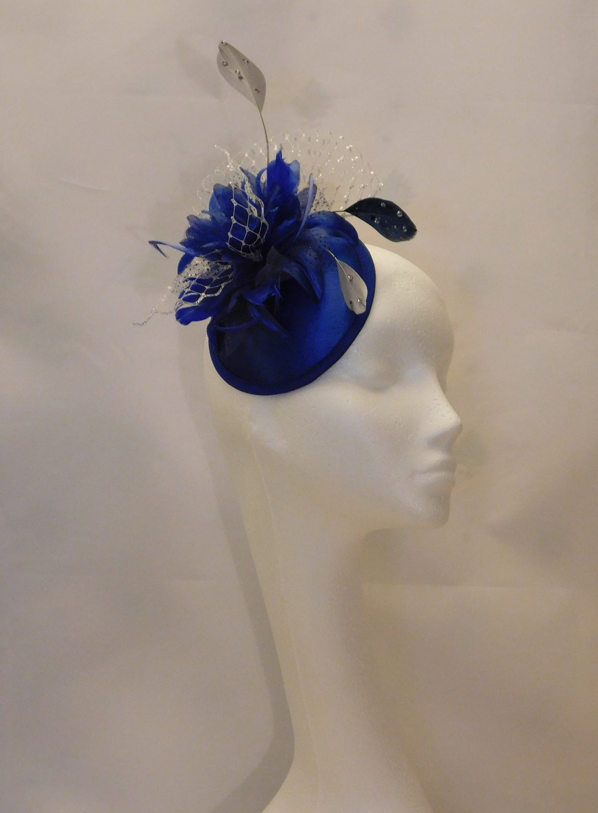 FASCINATOR hat ROYAL BLUE Hat fascinator #Blue hat fascinator Race, Cocktail,Ladies day,Ascot hat Blue and silver feather hat Fascinator