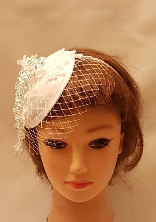 Chapeau de mariée, chapeau de mariée blanc, ivoire, chapeau de mariée avec motif en dentelle, cristal, perle, accessoire de cheveux de mariage