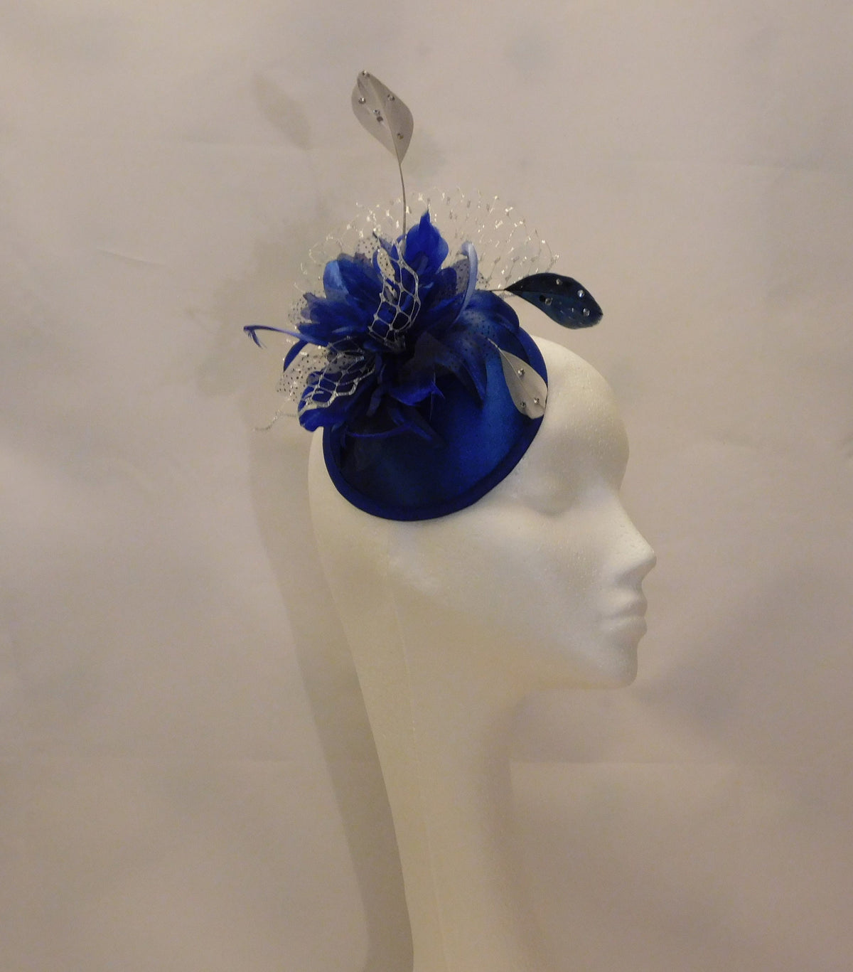 FASCINATOR hat ROYAL BLUE Hat fascinator #Blue hat fascinator Race, Cocktail,Ladies day,Ascot hat Blue and silver feather hat Fascinator