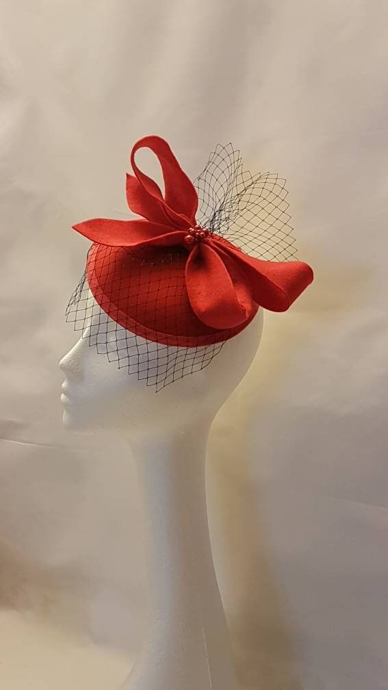 Red Felt fascinator HAt. Red Headpiece with mini birdcage veil. Royal Ascot,Wedding,Church Cocktail party,Race hatinator