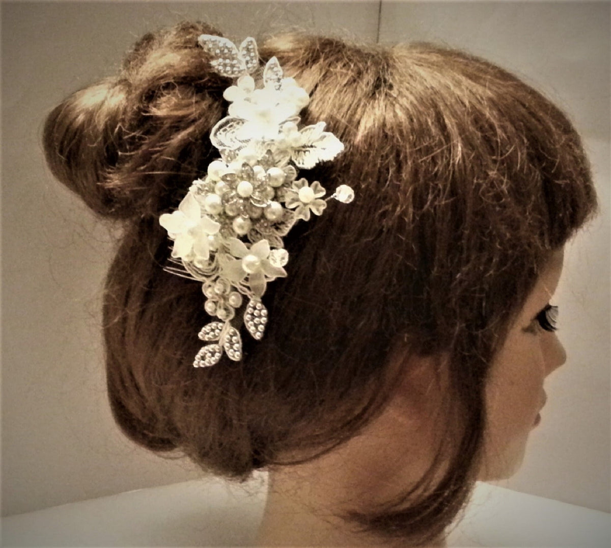 Birdcage veil White, Ivory bridal veil, Blusher veil with bridal comb. Wedding fascinator.hair accessory, 2 Pc Bridal comb & Veil.
