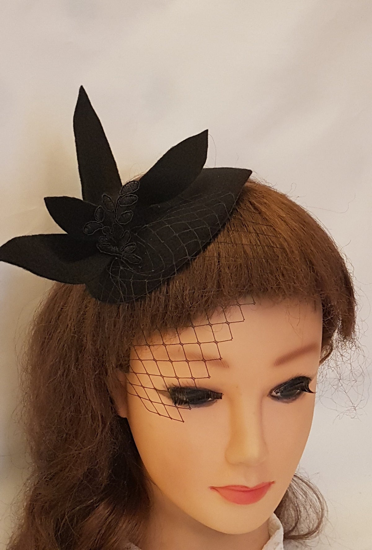 Felt Fascinator: Bridal Hair Accessory with Bow & French Net