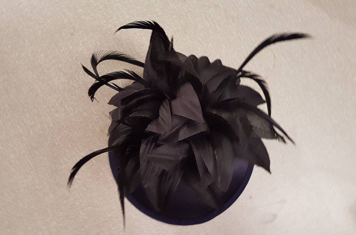 Black Fascinator Hat. Wedding,Ladies day hat,Royal Ascot hat, Wedding,Cocktail Women tea party, hat fascinator Race headpiece, Ascot outfit