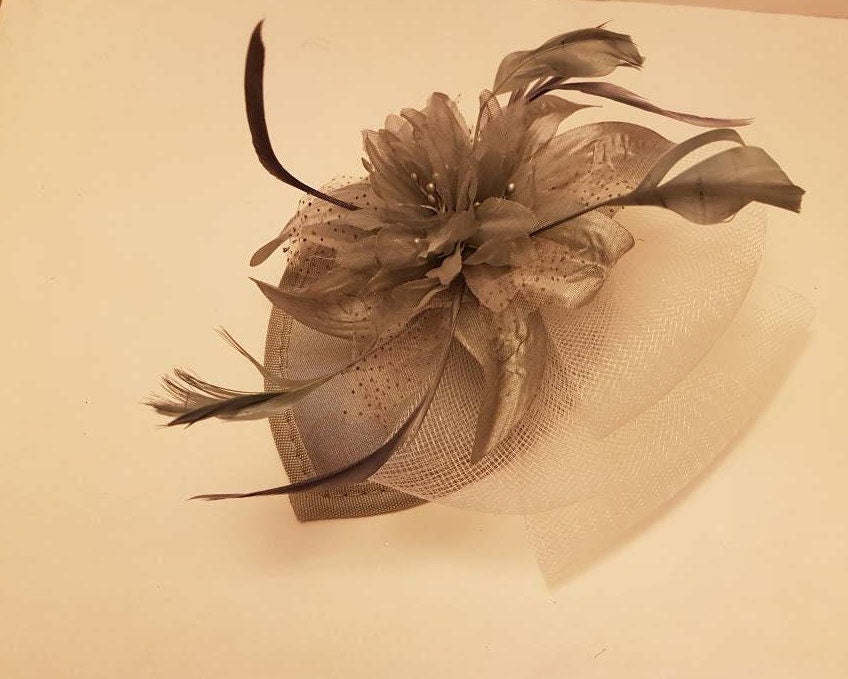 Fascinator Silver Grey tear drop hat Wedding Bridal Cocktail Ascot Race Prom Ball fascinator Metalic silver Head piece Hair accessory
