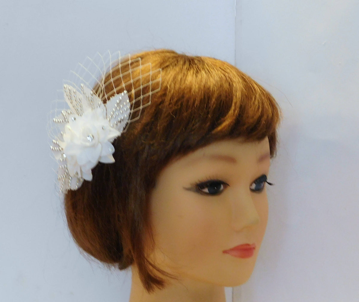 Birdcage veil Wedding Bridal accessory White or Ivory, bridal floral hairpiece Vintage fascinator with TULLE Blusher veil Bridal face veil