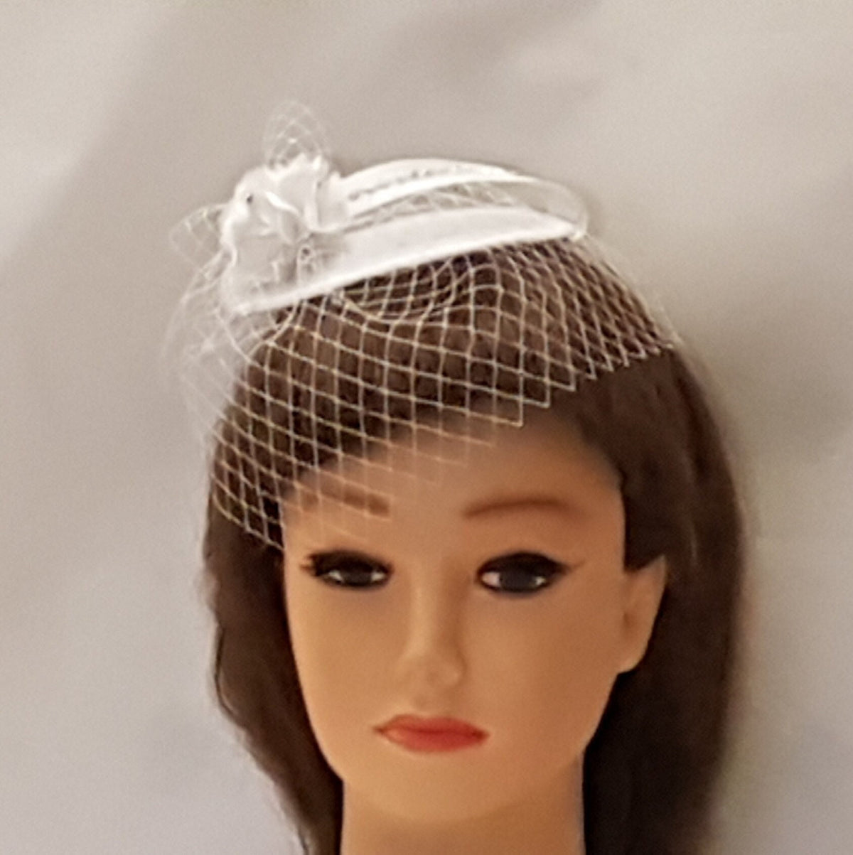 Birdcage veil hat fascinator Vintage 1940-50s Fascinator MINI Veil & Hat, White, Ivory Tear drop hat birdcage veil Floral Crystal Fascinator