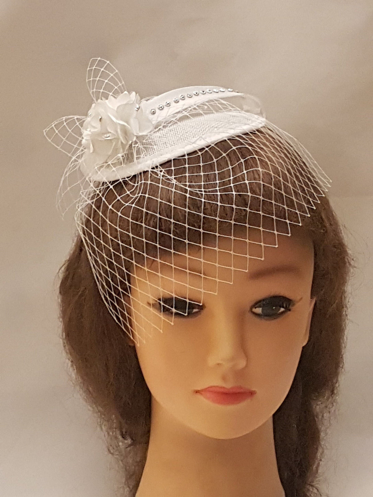 Birdcage veil hat fascinator Vintage 1940-50s Fascinator MINI Veil & Hat, White, Ivory Tear drop hat birdcage veil Floral Crystal Fascinator