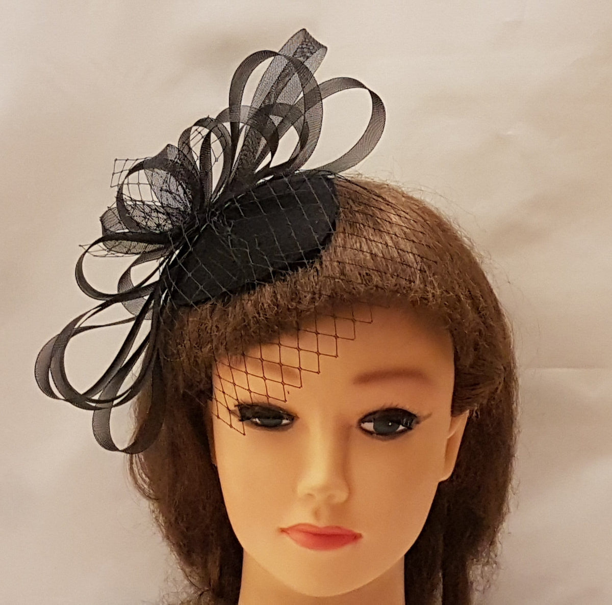 BLACK FASCINATOR with mini birdcage veil & Crinoline loops. Hat fascinator. Black Headpiece. Hair accessory, Races, Cocktail, Tea Party hat