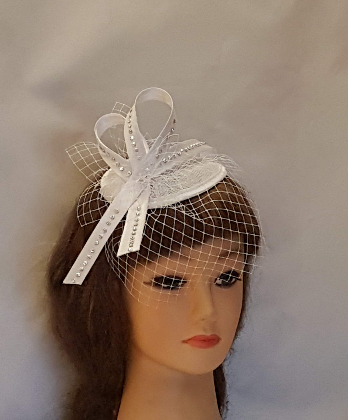 Birdcage veil Hat fascinator. 1940-50s Fascinator Bridal MINI Veil Hat with Crystal Teardrop hat Bridal White, Ivory Fascinator Headpiece
