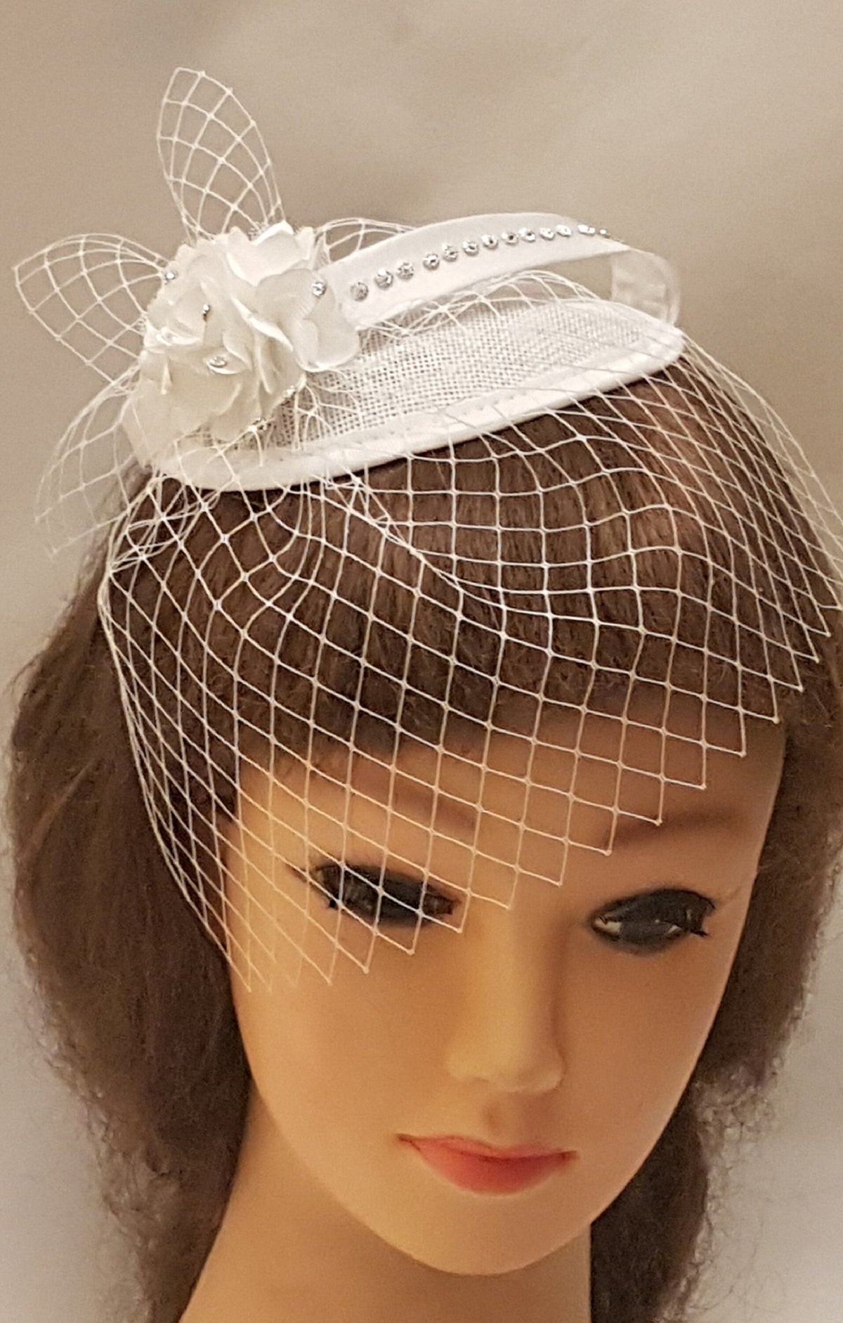 Birdcage veil hat fascinator Vintage 1940-50s Fascinator MINI Veil & Hat, White, Ivory Tear drop hat birdcage veil Floral Crystal Fascinator