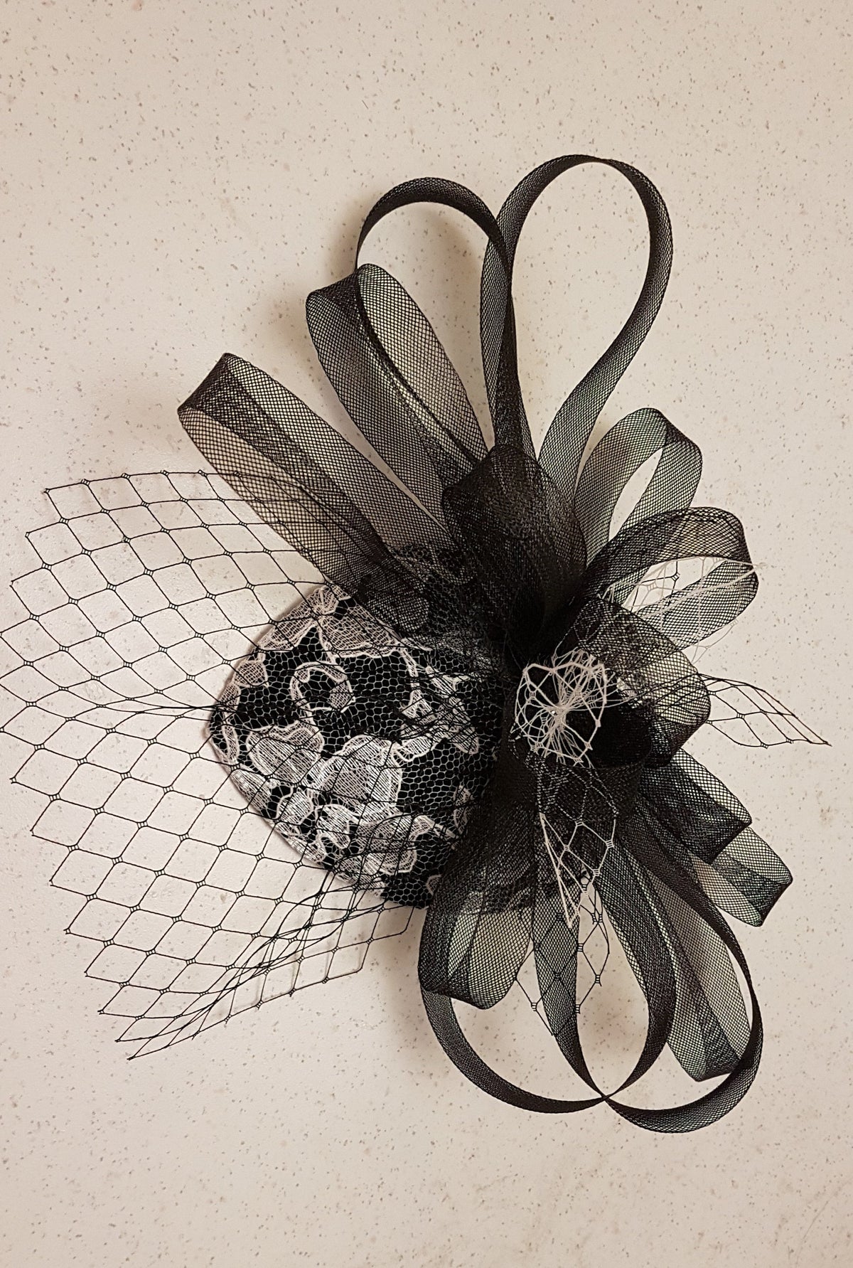 FASCINATOR Black & White mini birdcage veil Hat fascinator # fascinator Black , Fench net and Crin loops Hat fascinator, Hair accessory